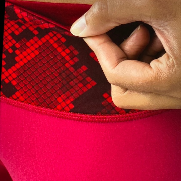 🍋Lululemon Wunder Under
Pant Ill ()
Cranberry / Alarming
Size… - Picture 6 of 10